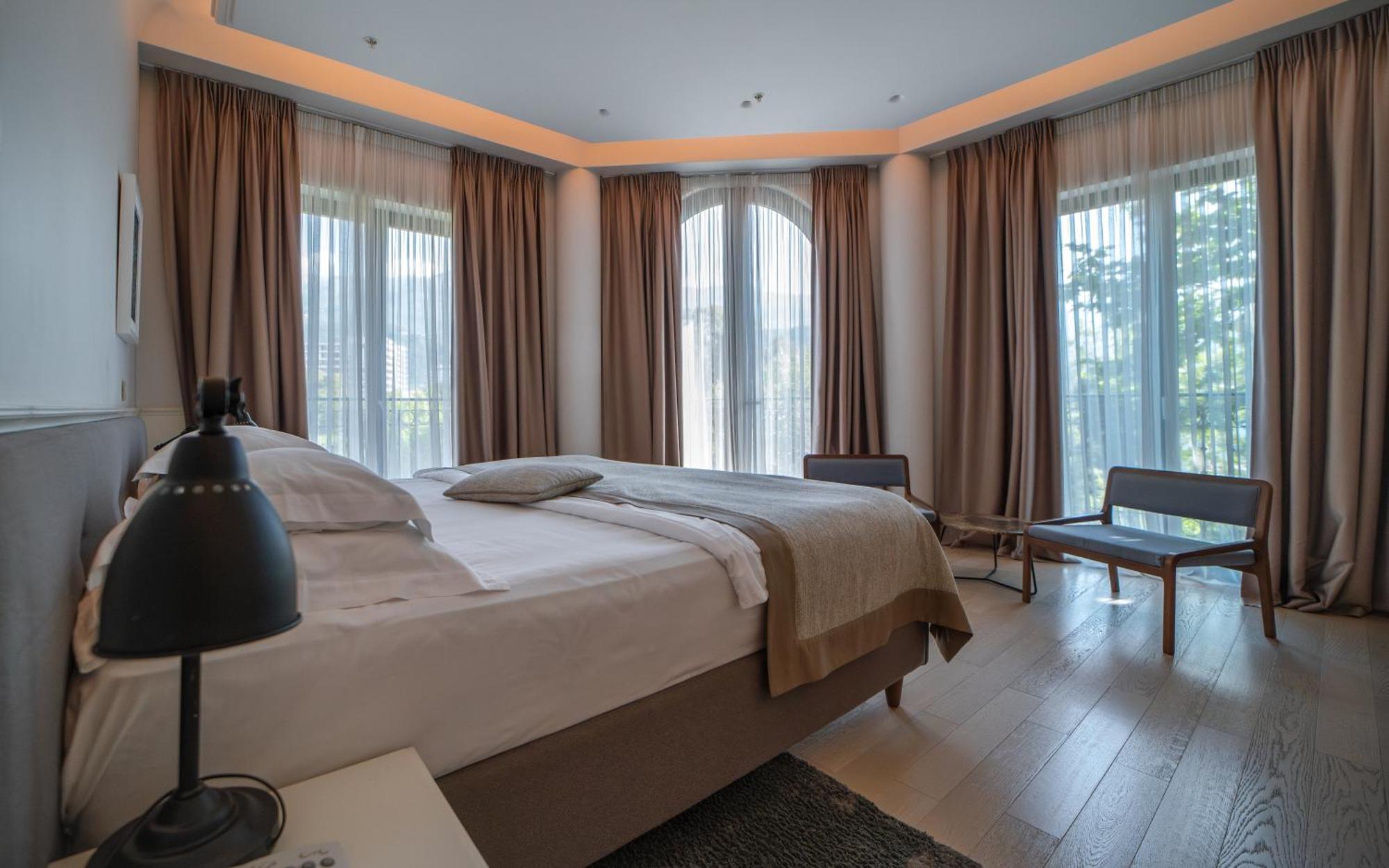 Majestic Hotel 4*
