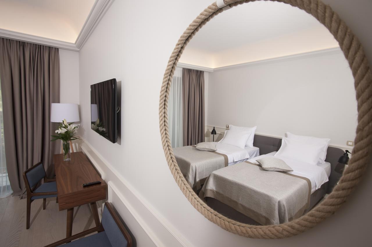 Majestic Hotel 4*
