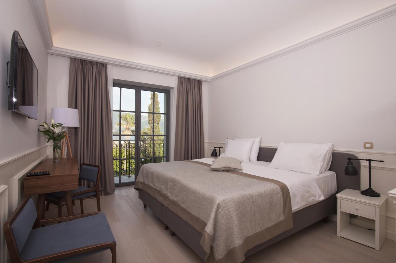 Majestic Hotel 4*